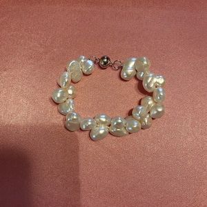 Freshwater pearl bracelet